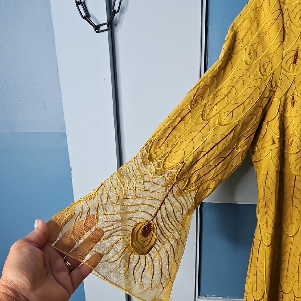 Luxurious Golden Yellow Giovanna Style Dress NWOT - Picture 4 of 15
